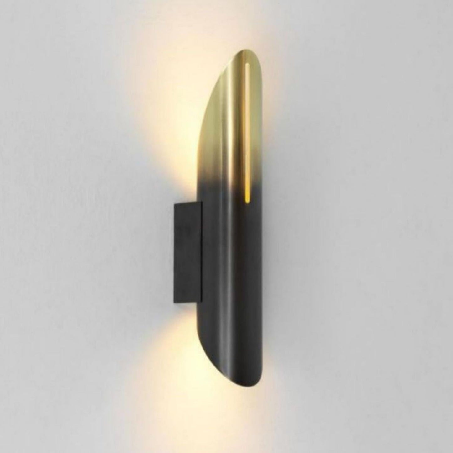 Brio Voyager Sconce